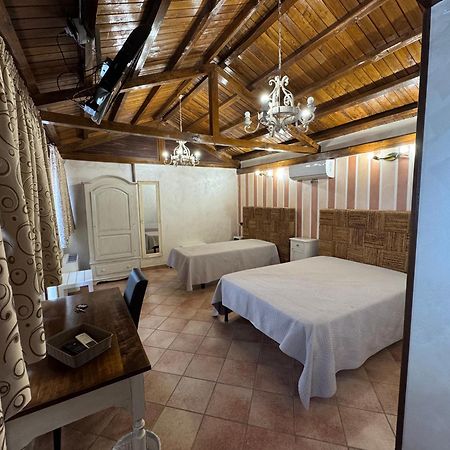 B&B Oasi Di Mamma Clara Latina Eksteriør bilde