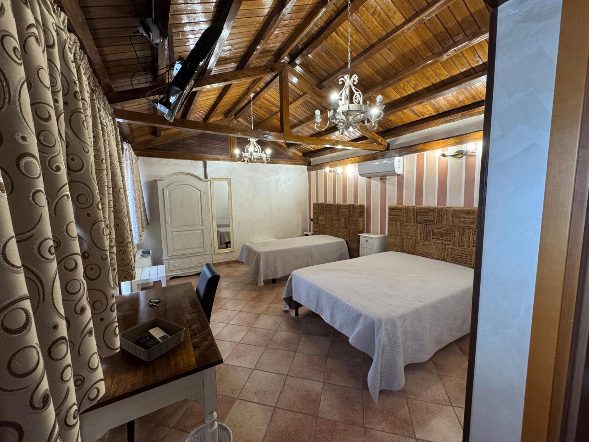 B&B Oasi Di Mamma Clara Latina Eksteriør bilde